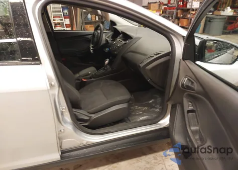 2016 Ford Focus S z USA, uszkodzony, nr VIN 1FADP3E24GL311082